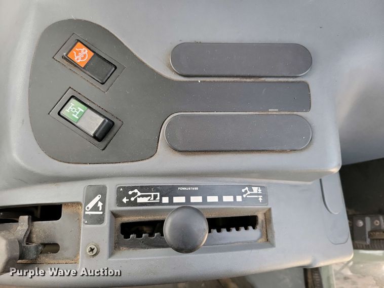 image for item DN3735 New Holland TS 90 MFWD tractor