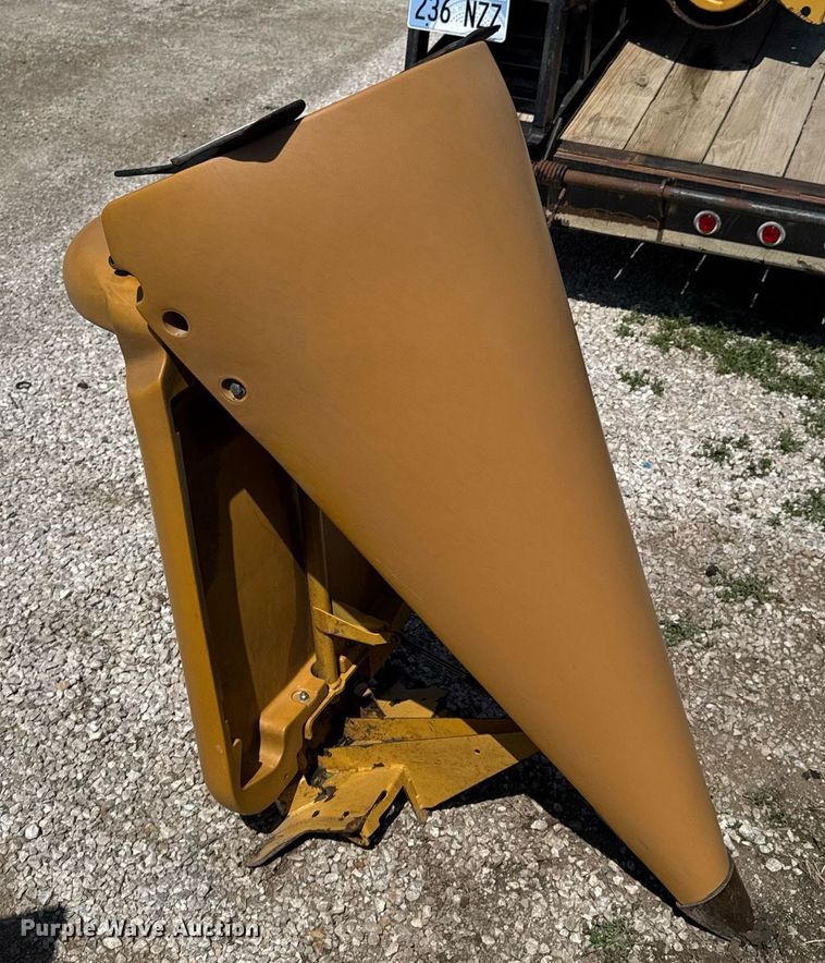 image for item DO0811 (9) Lexion C508-30 corn head snouts