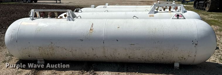 image for item DO0812 (4) NH3 tanks