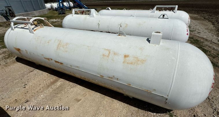 image for item DO0812 (4) NH3 tanks