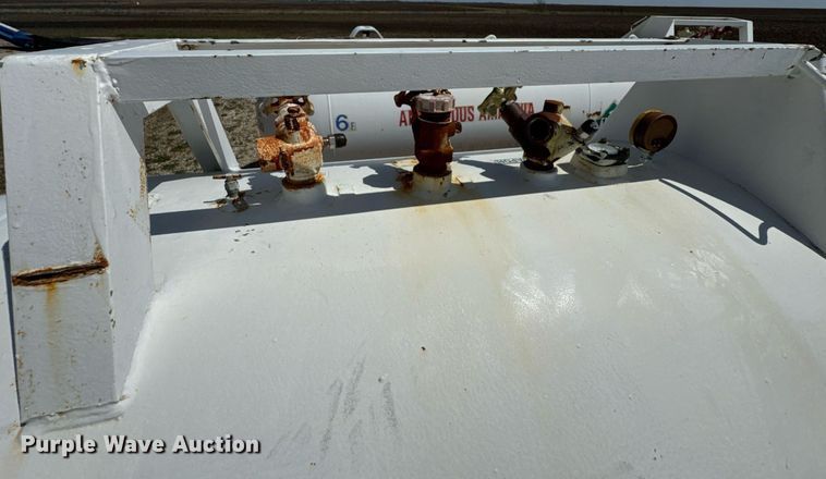 image for item DO0812 (4) NH3 tanks