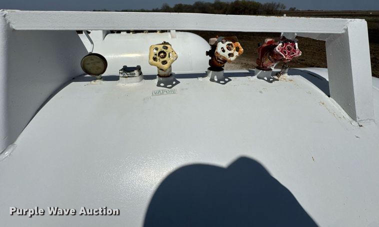 image for item DO0812 (4) NH3 tanks