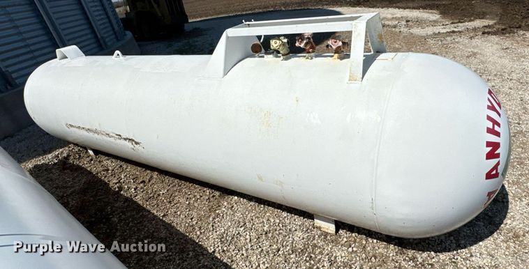 image for item DO0812 (4) NH3 tanks