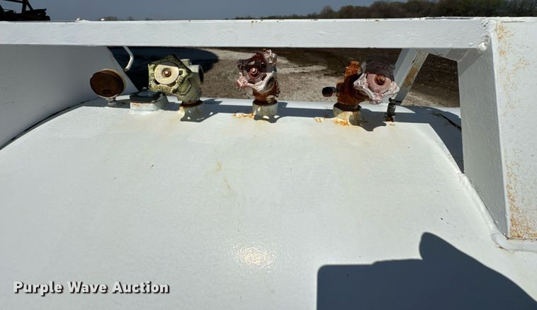 image for item DO0812 (4) NH3 tanks