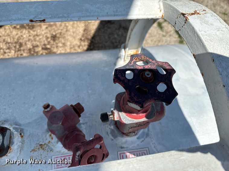 image for item DO0813 2000 Trinity Industries NH3 tank