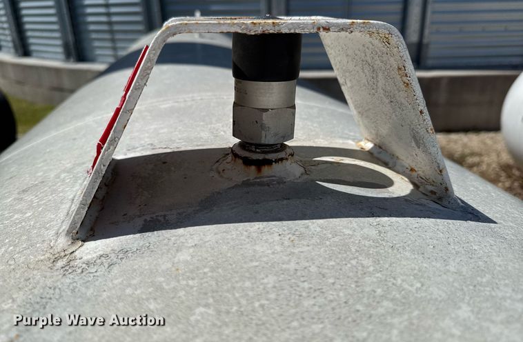 image for item DO0813 2000 Trinity Industries NH3 tank