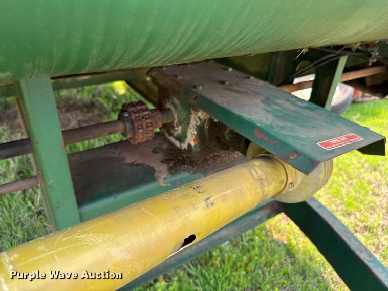 image for item DO0817 Arts-Way Silamix 850-B feed wagon