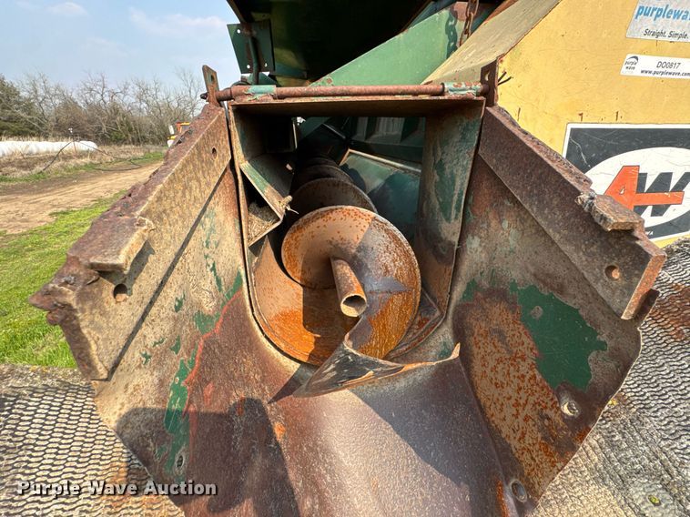 image for item DO0817 Arts-Way Silamix 850-B feed wagon