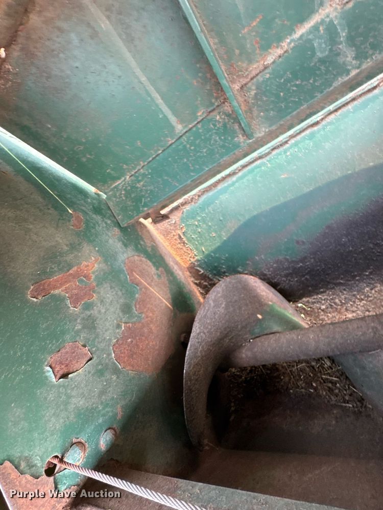 image for item DO0817 Arts-Way Silamix 850-B feed wagon