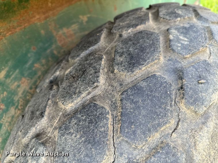 image for item DO0817 Arts-Way Silamix 850-B feed wagon