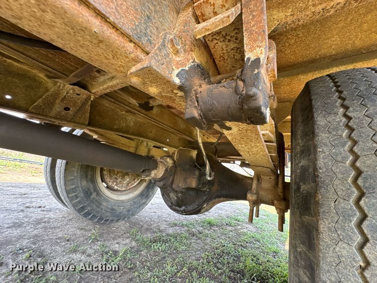 image for item DO0821 1970 Ford 600 grain truck