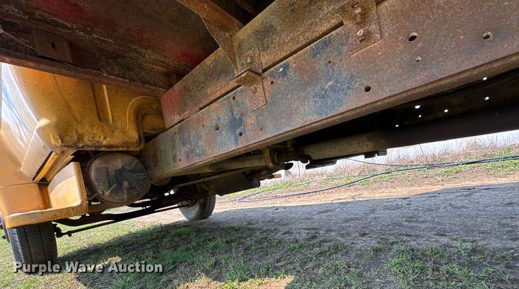 image for item DO0821 1970 Ford 600 grain truck