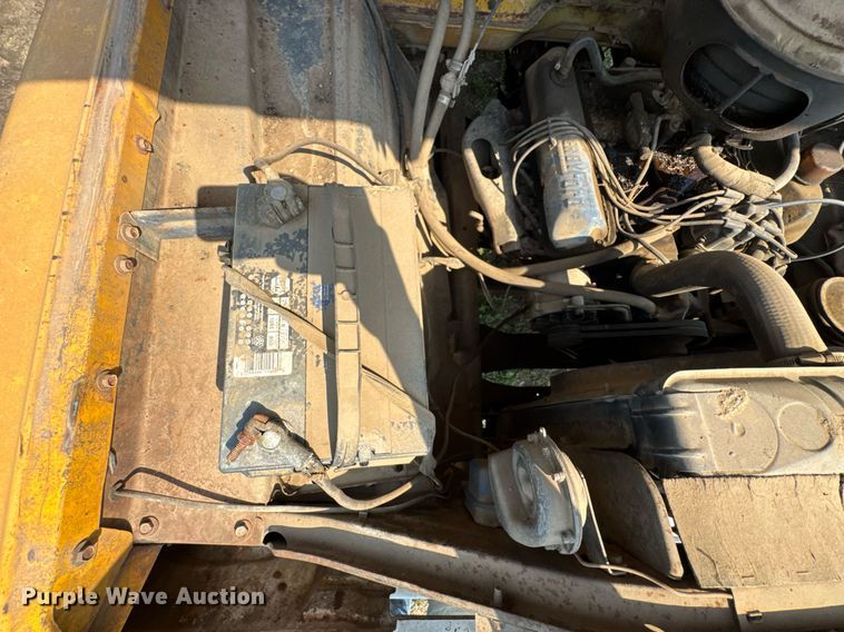 image for item DO0821 1970 Ford 600 grain truck