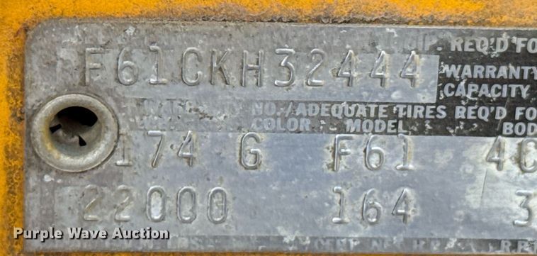 image for item DO0821 1970 Ford 600 grain truck