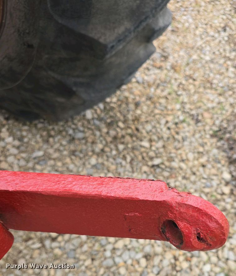 image for item DO7897 1966 International Harvester Farmall 806 tractor