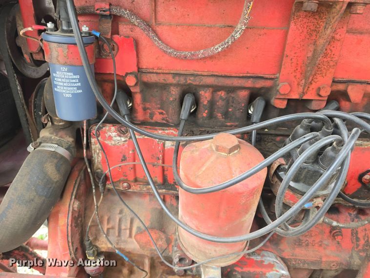 image for item DO7897 1966 International Harvester Farmall 806 tractor