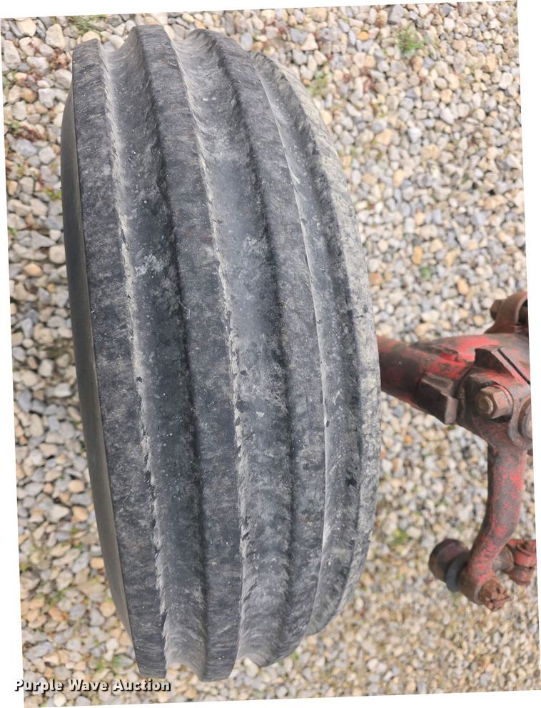 image for item DO7897 1966 International Harvester Farmall 806 tractor