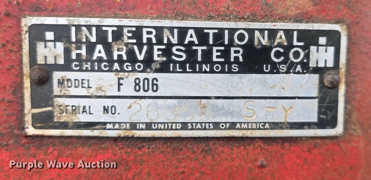 image for item DO7897 1966 International Harvester Farmall 806 tractor