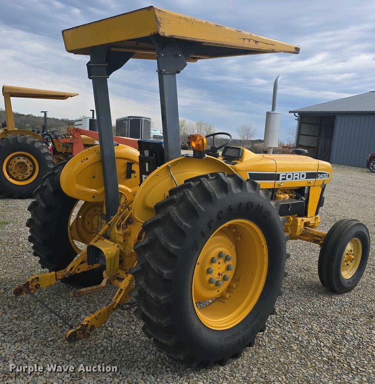 image for item DO7898 1993 Ford 3430 tractor