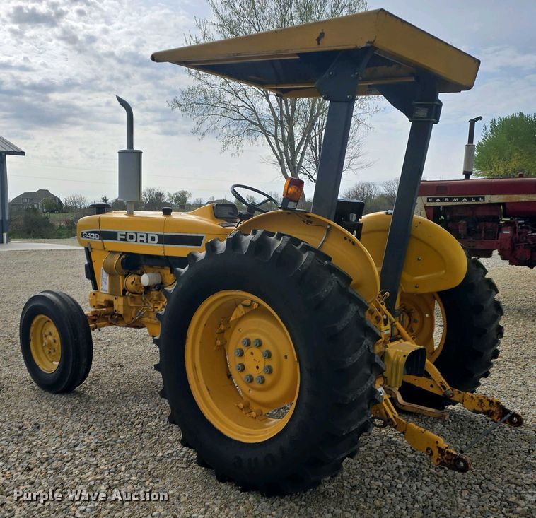 image for item DO7898 1993 Ford 3430 tractor