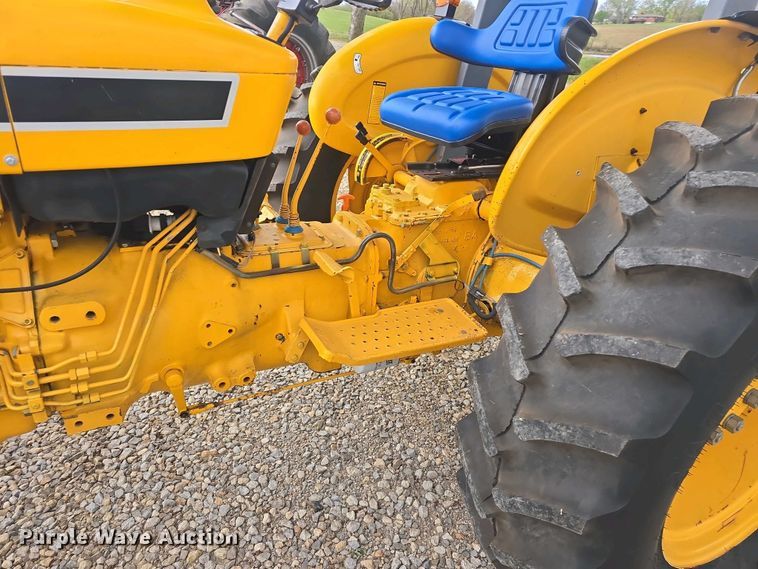 image for item DO7898 1993 Ford 3430 tractor