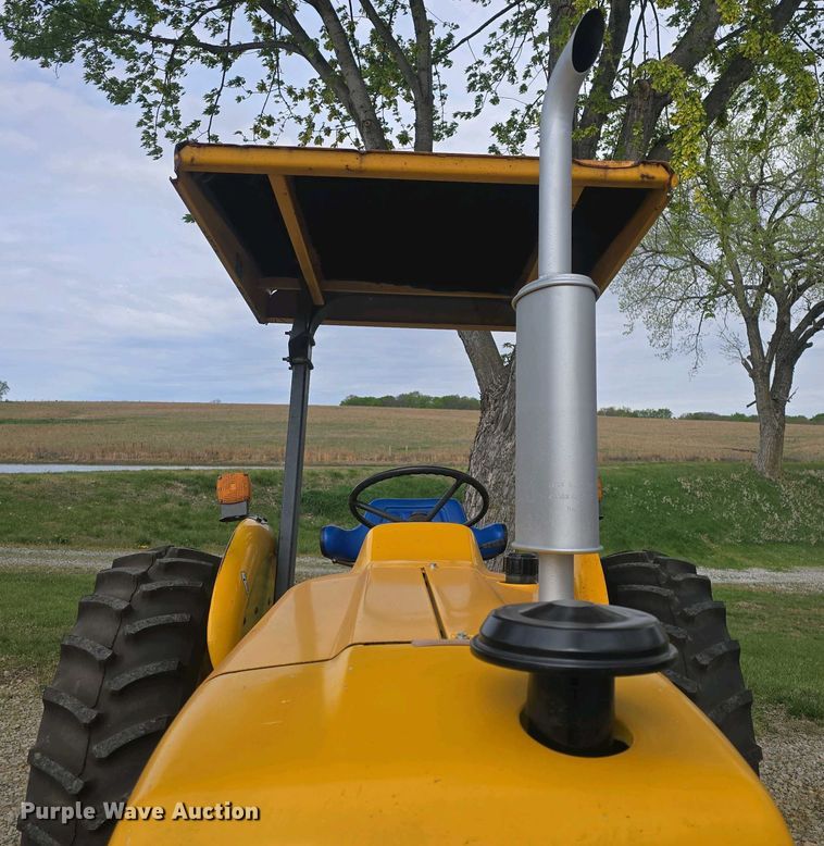 image for item DO7898 1993 Ford 3430 tractor