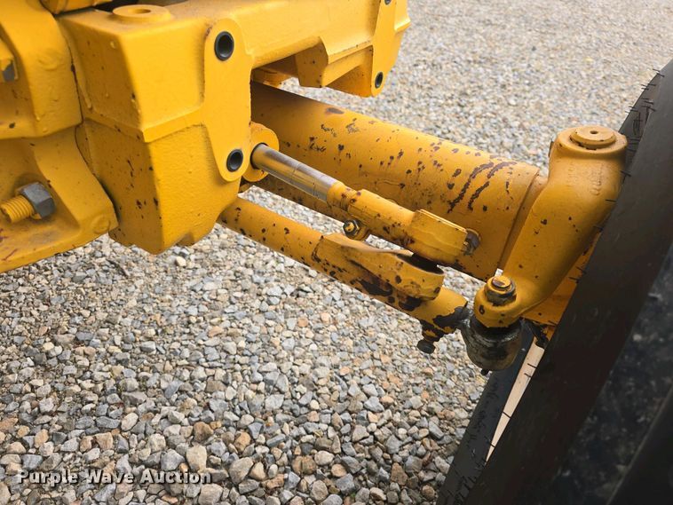 image for item DO7898 1993 Ford 3430 tractor