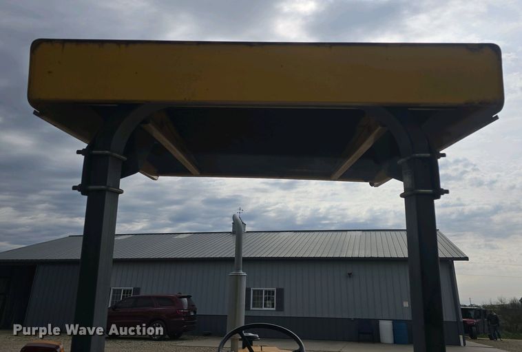 image for item DO7898 1993 Ford 3430 tractor