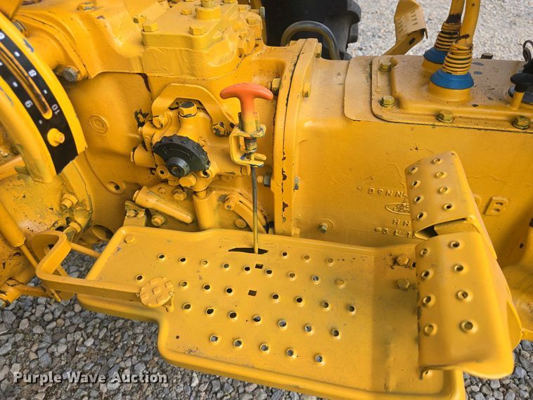 image for item DO7898 1993 Ford 3430 tractor