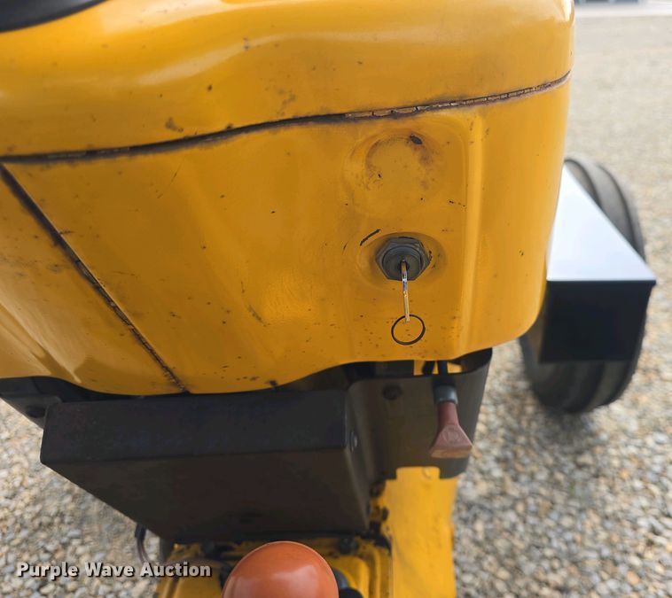 image for item DO7898 1993 Ford 3430 tractor