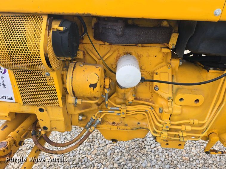 image for item DO7898 1993 Ford 3430 tractor