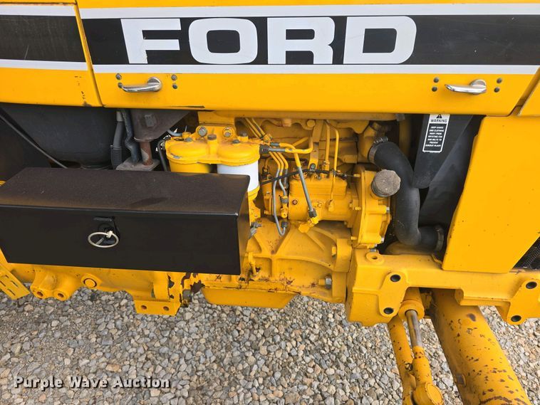 image for item DO7898 1993 Ford 3430 tractor