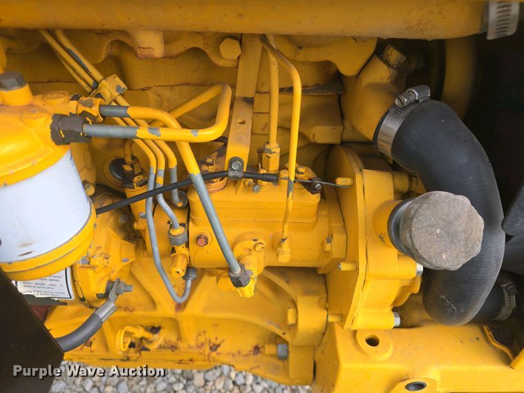 image for item DO7898 1993 Ford 3430 tractor