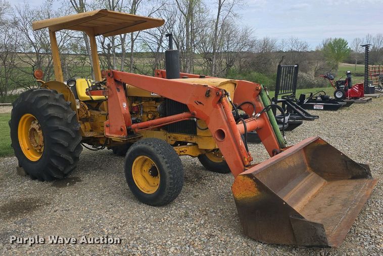 image for item DO7899 1976 John Deere 401BD tractor