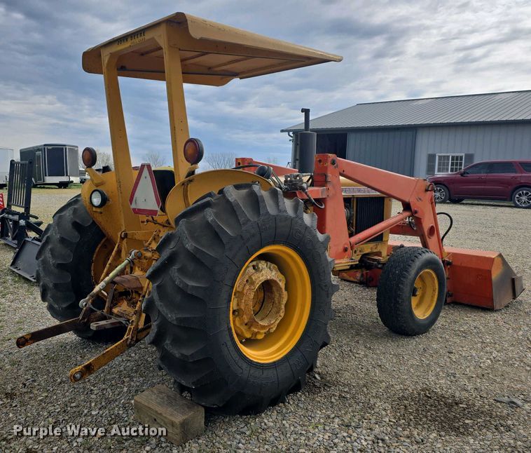 image for item DO7899 1976 John Deere 401BD tractor