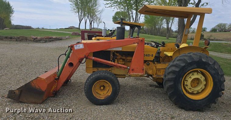 image for item DO7899 1976 John Deere 401BD tractor