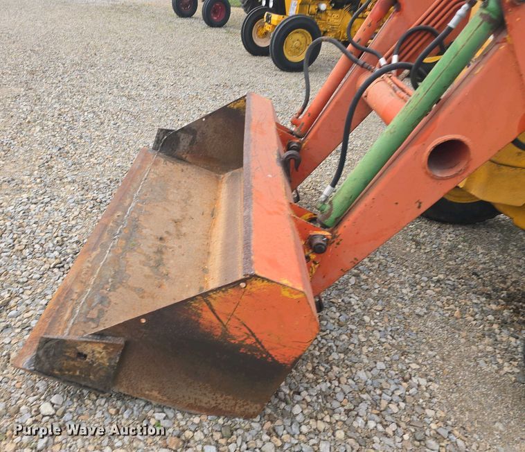 image for item DO7899 1976 John Deere 401BD tractor