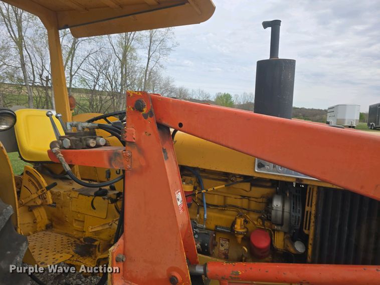 image for item DO7899 1976 John Deere 401BD tractor