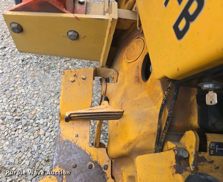 image for item DO7899 1976 John Deere 401BD tractor