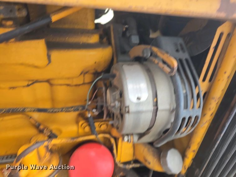 image for item DO7899 1976 John Deere 401BD tractor