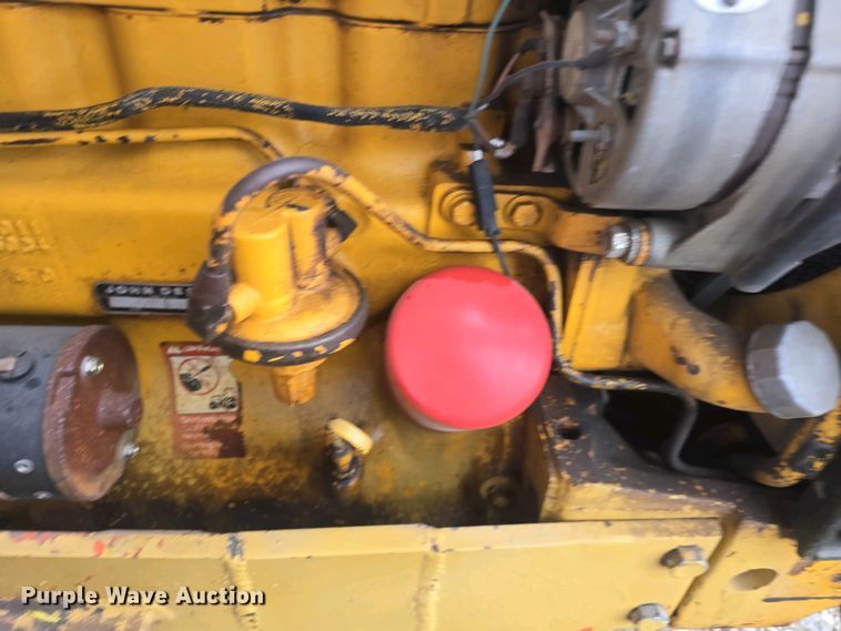 image for item DO7899 1976 John Deere 401BD tractor