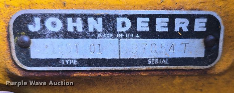image for item DO7899 1976 John Deere 401BD tractor