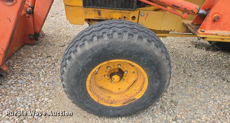 image for item DO7899 1976 John Deere 401BD tractor