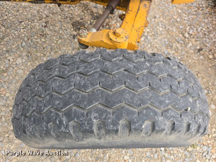 image for item DO7899 1976 John Deere 401BD tractor