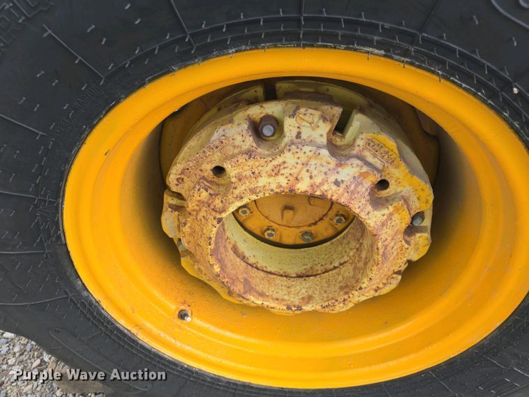 image for item DO7899 1976 John Deere 401BD tractor