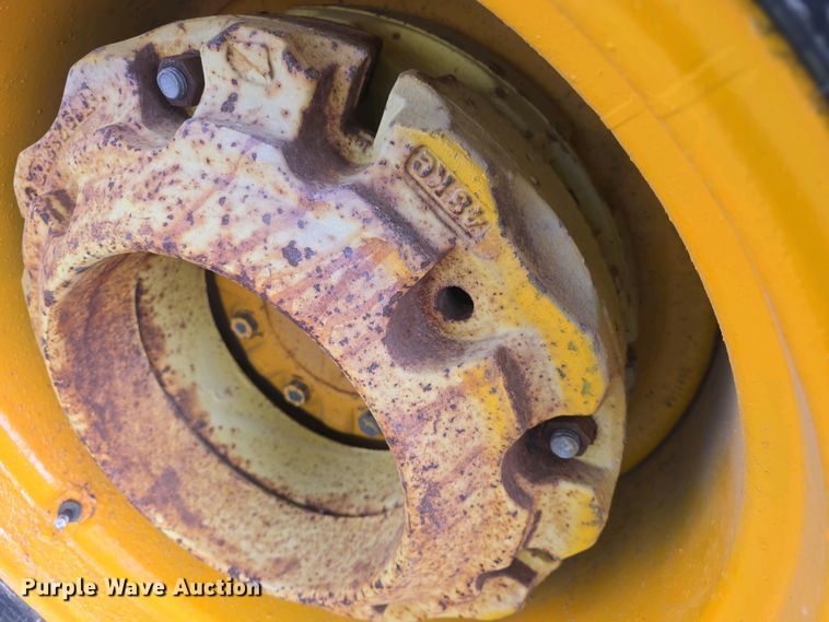 image for item DO7899 1976 John Deere 401BD tractor