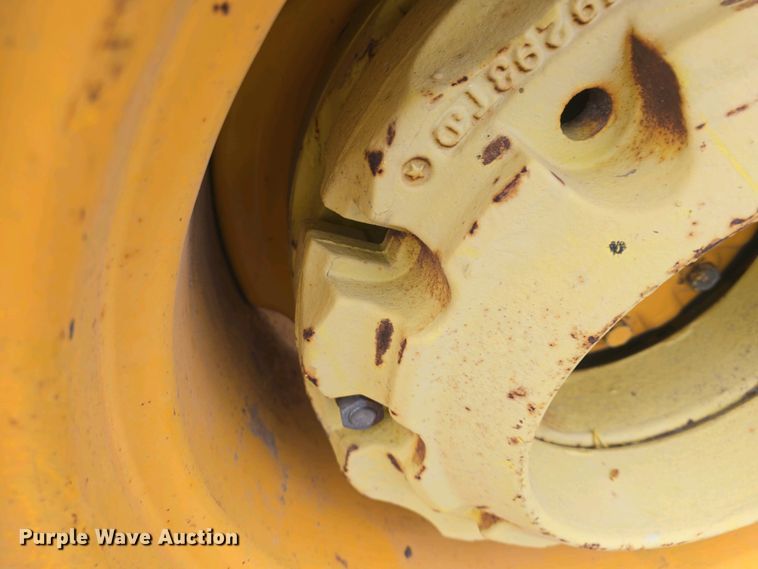 image for item DO7899 1976 John Deere 401BD tractor