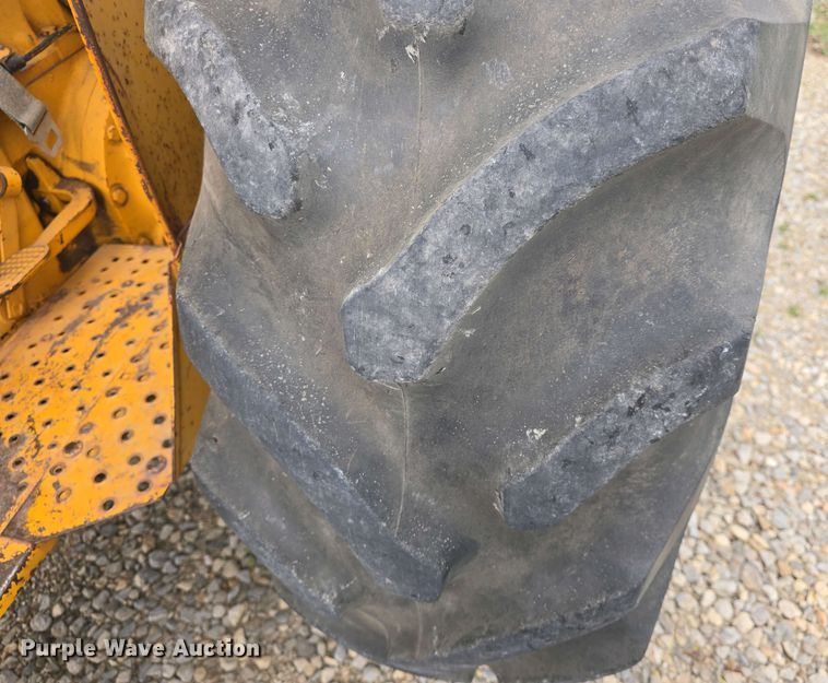 image for item DO7899 1976 John Deere 401BD tractor