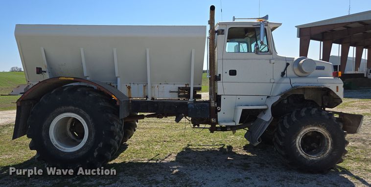image for item DP6293 1994 Ford L8000 spreader