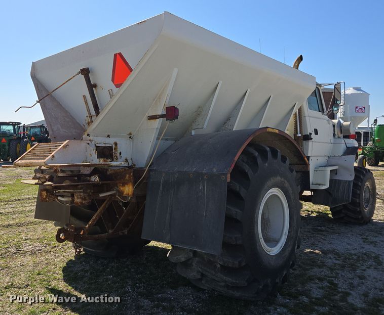 image for item DP6293 1994 Ford L8000 spreader